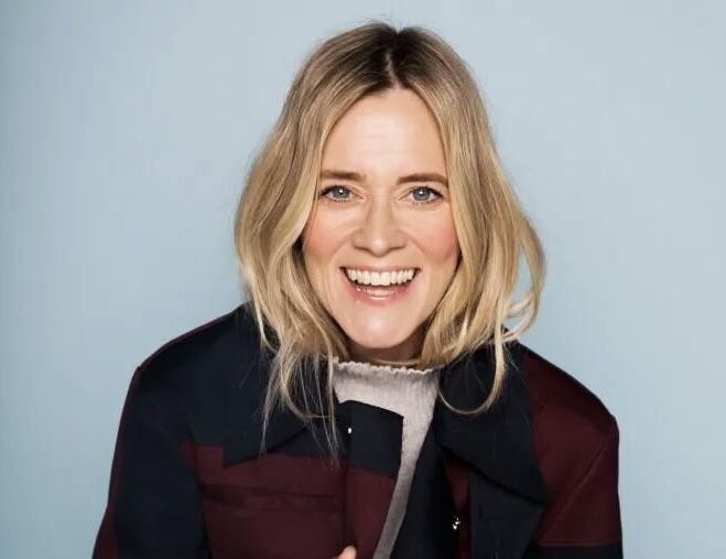 UK celeb Edith Bowman tits out