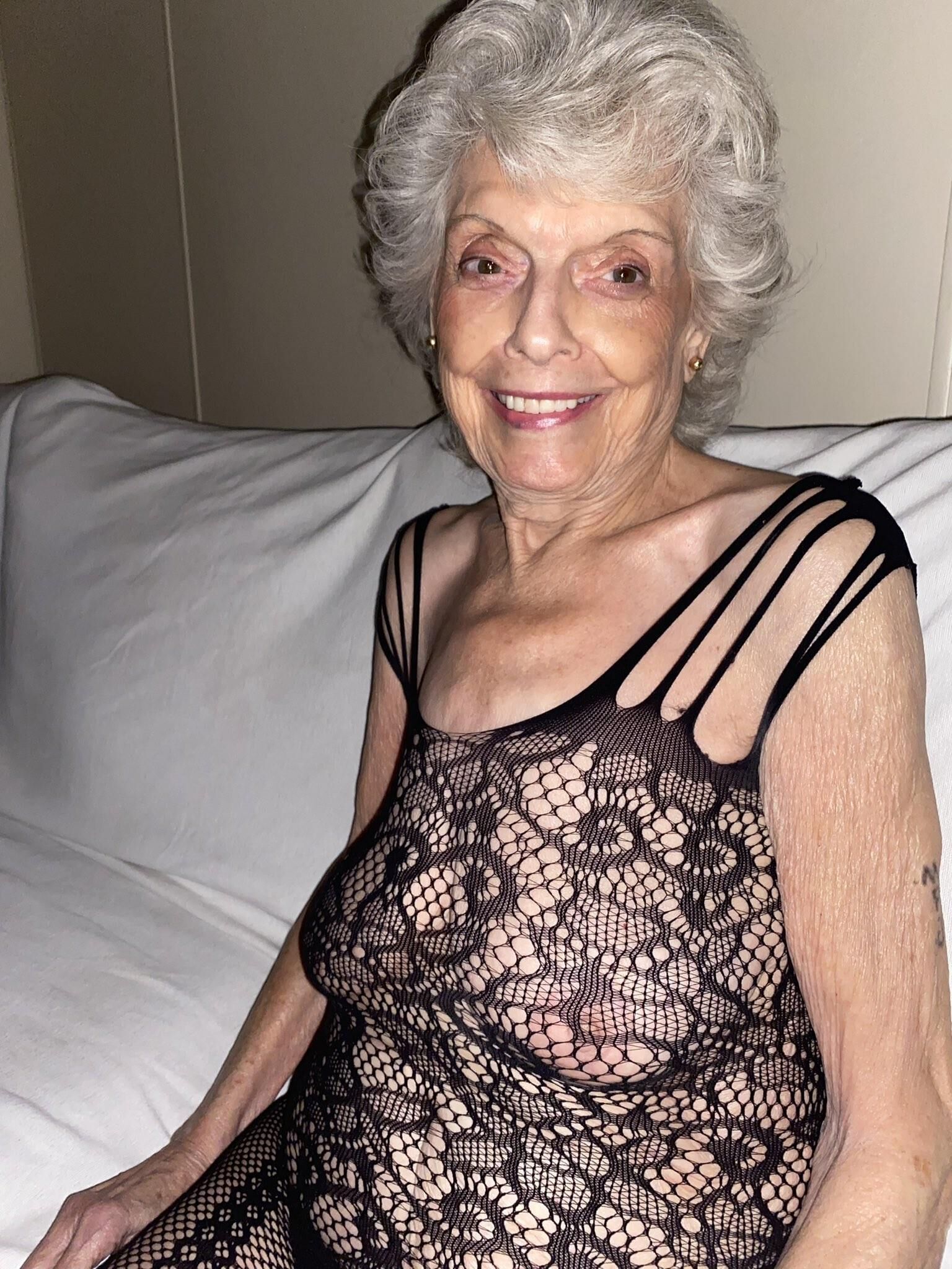 ABUELITA LINDA 85 AÑOS