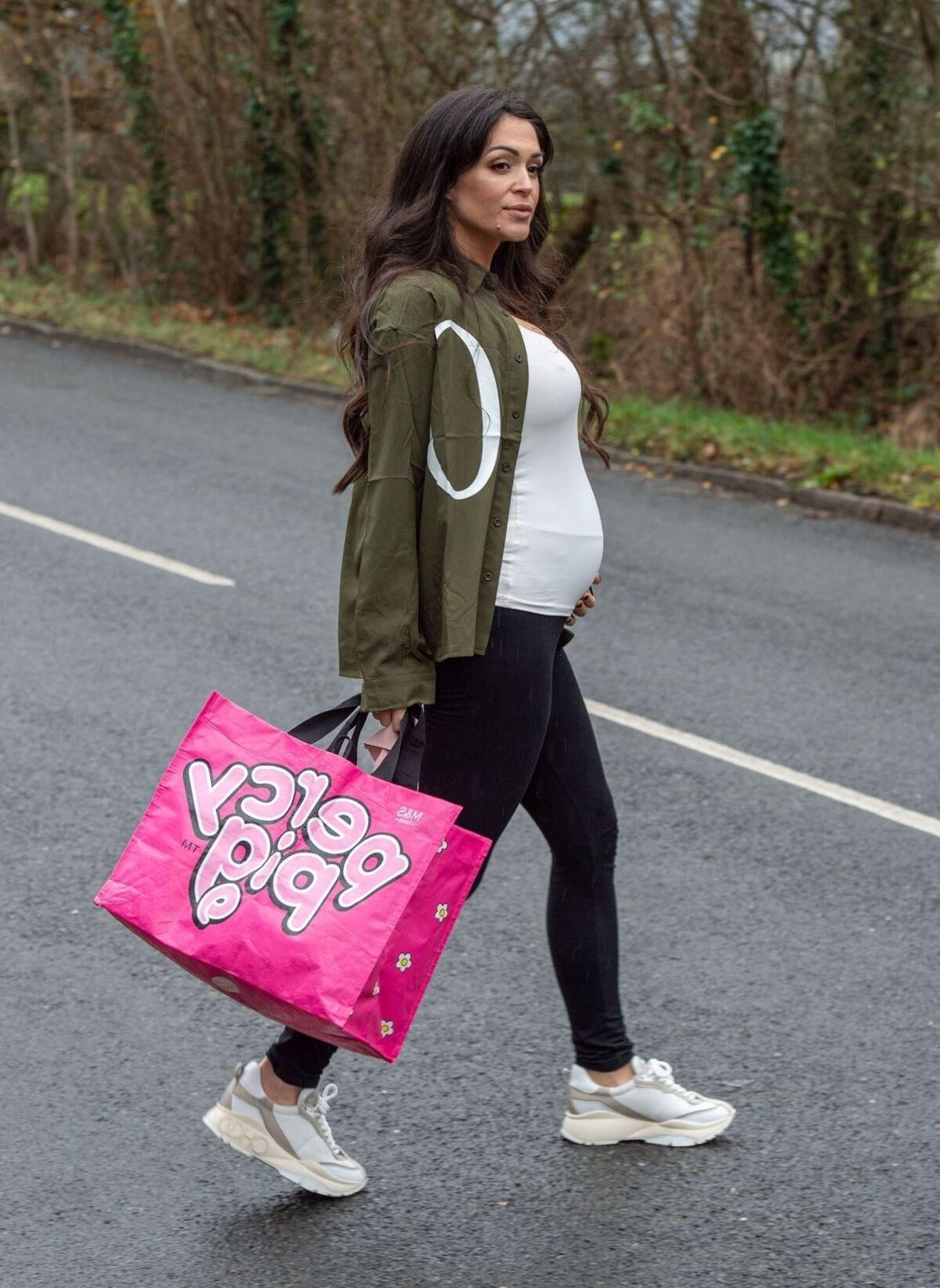 Casey Batchelor (PREGNANT BABES)