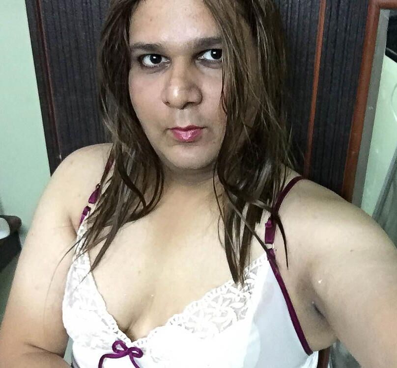 Transexual Monica M Sexy, Guarra