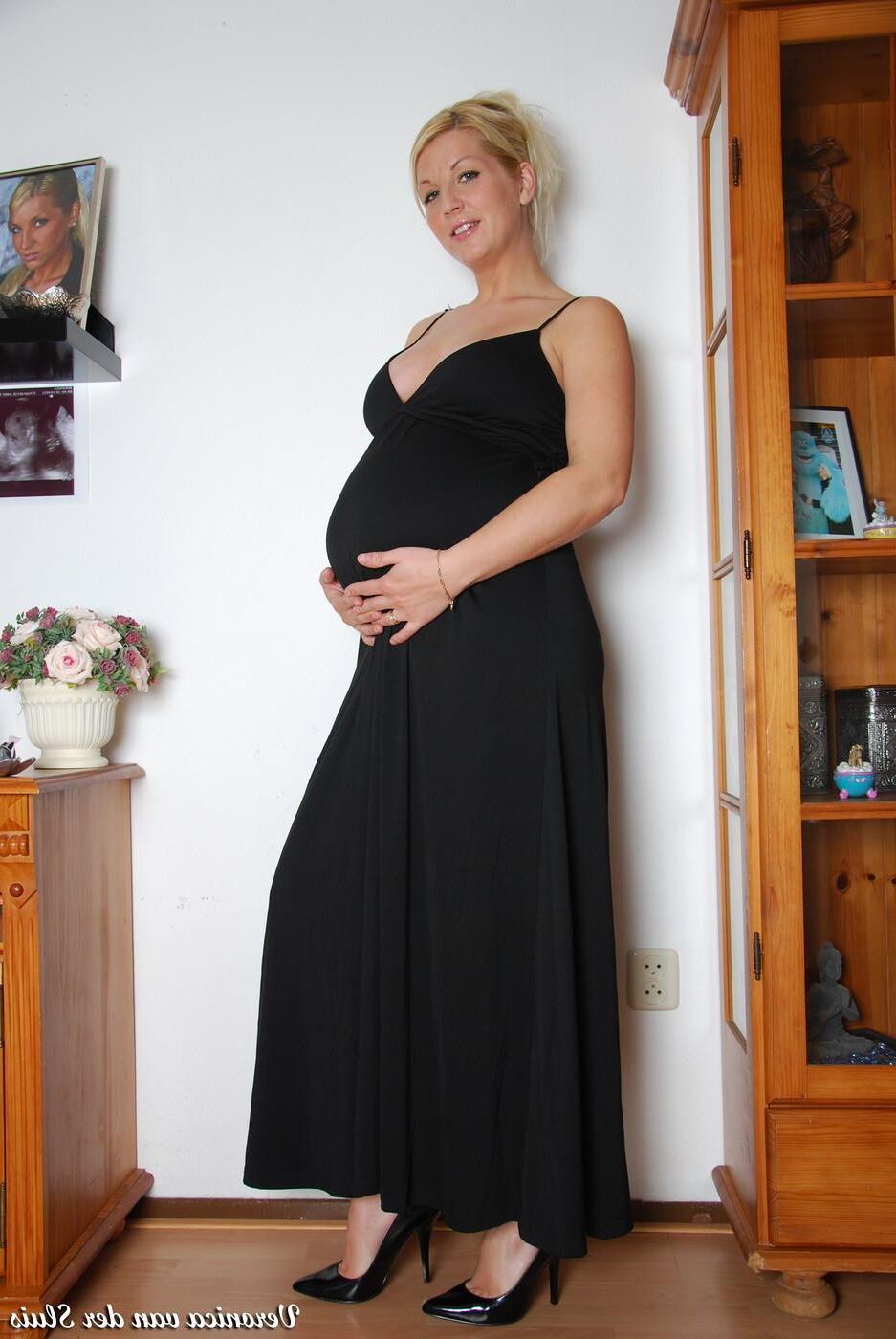 Pregnant Veronica 1