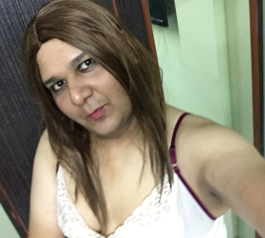 Transexual Monica M Sexy, Guarra