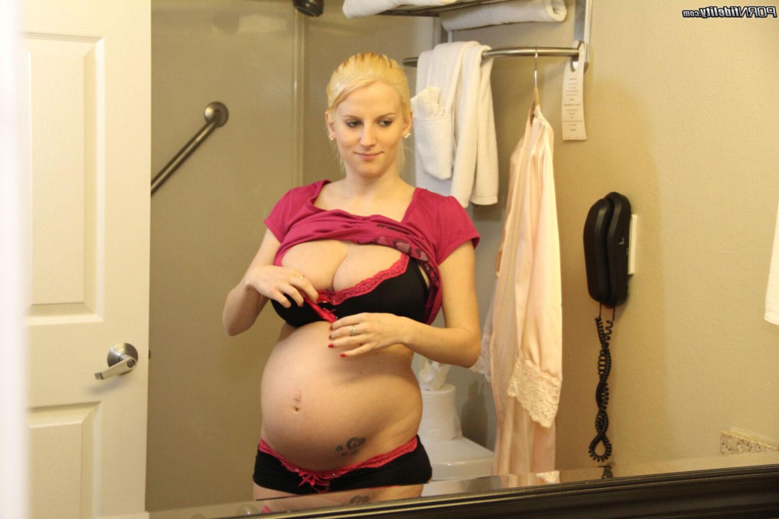 Pale pregnant Sex 1