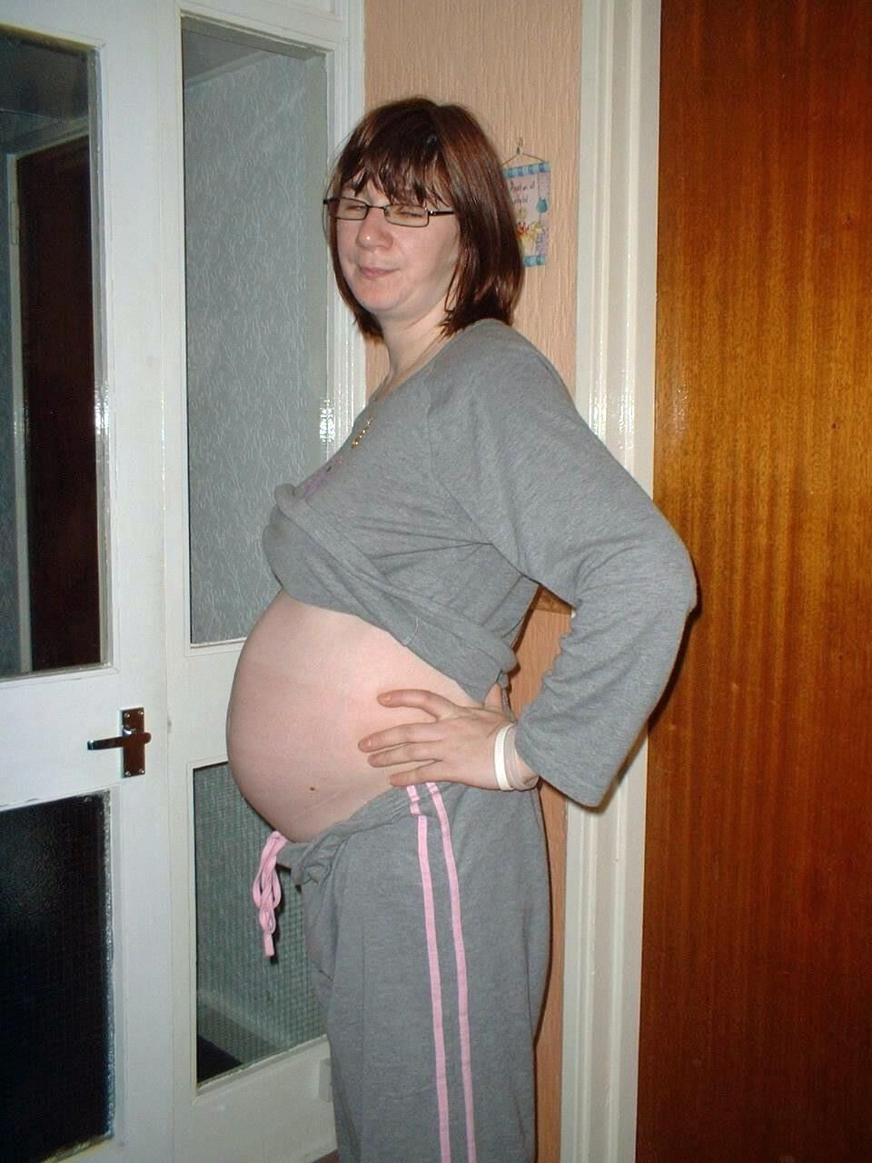 Vintage UK hairy MILF Suzy shows all, including when pregnant