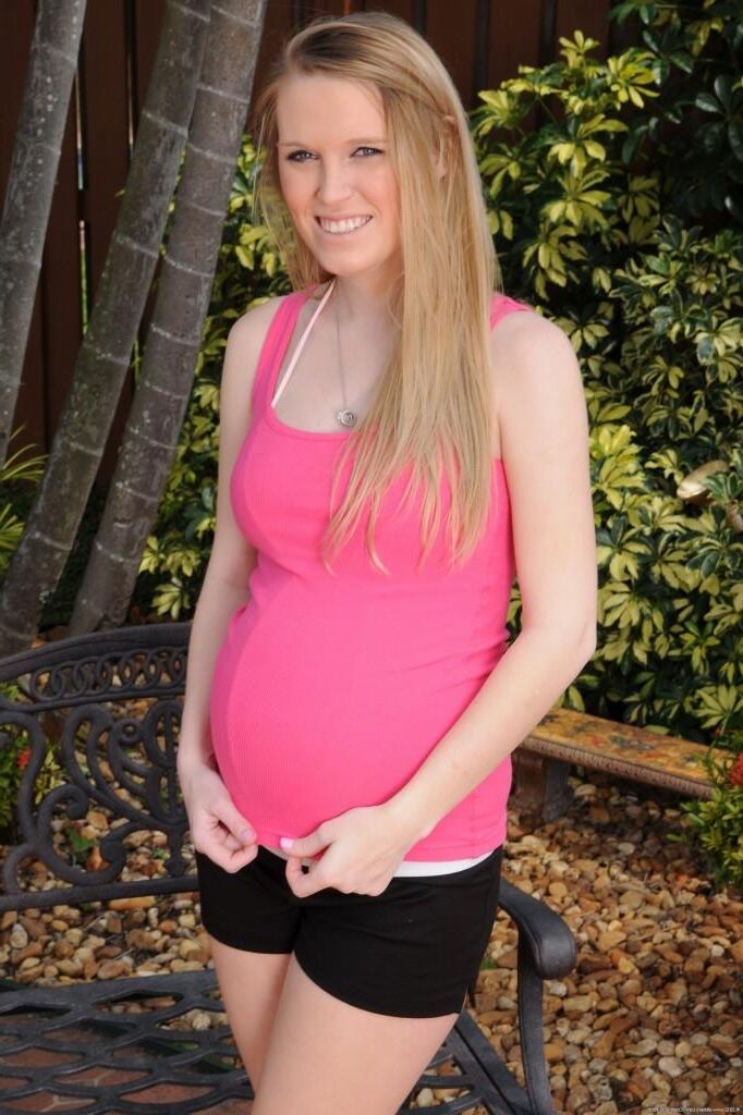 Amanda Bryant pregnant 3