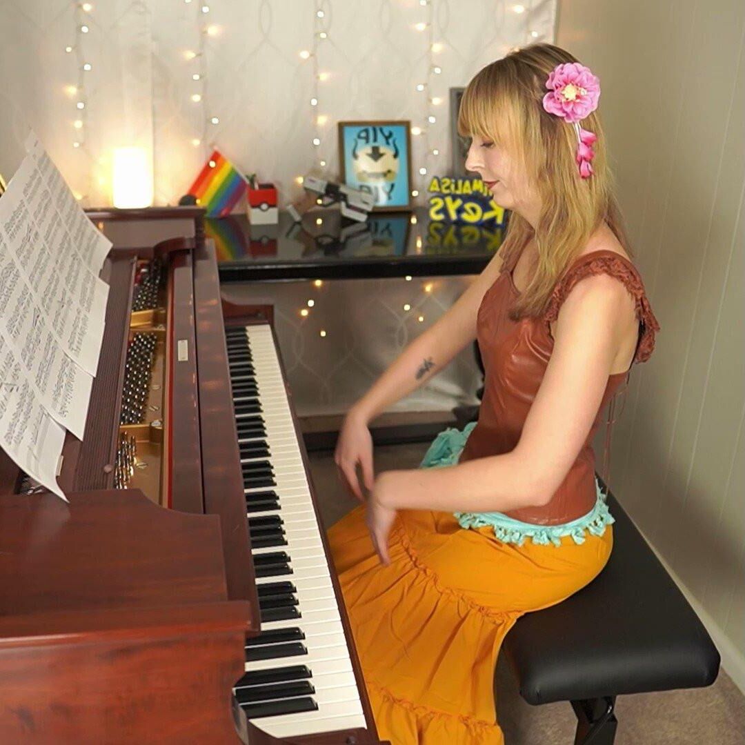 Animalisa Keys plays piano and cosplays