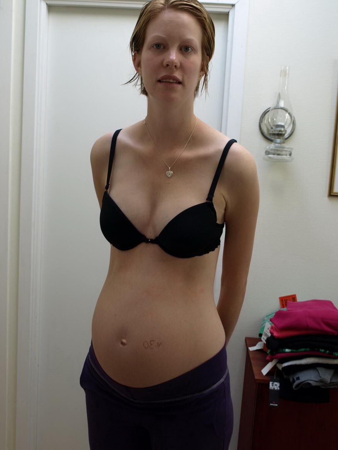 Amateur pregnant wife