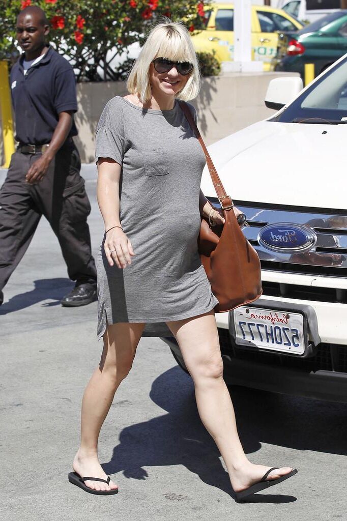 Pregnant Anna Faris