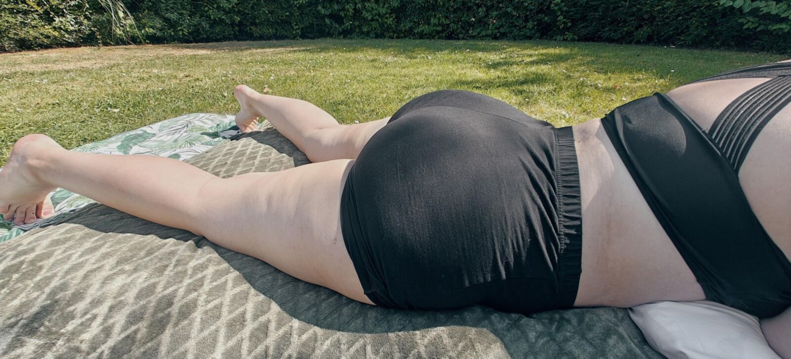 chubby Wife Pawg Big ass Shorts Tanning 