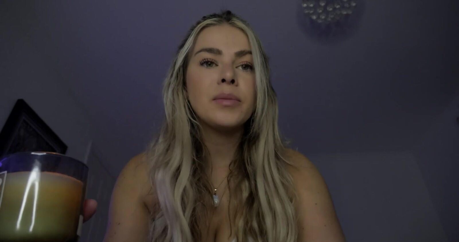 Scottish Murmurs ASMR Massagem sensual na cama Lauren Woods