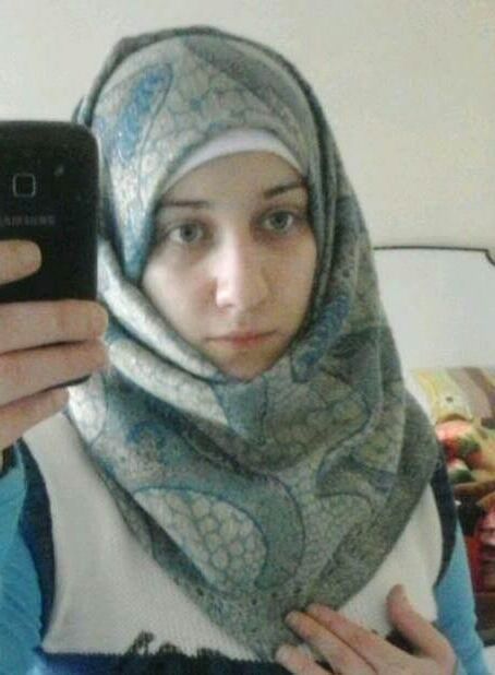 amateur hijabi adolescent