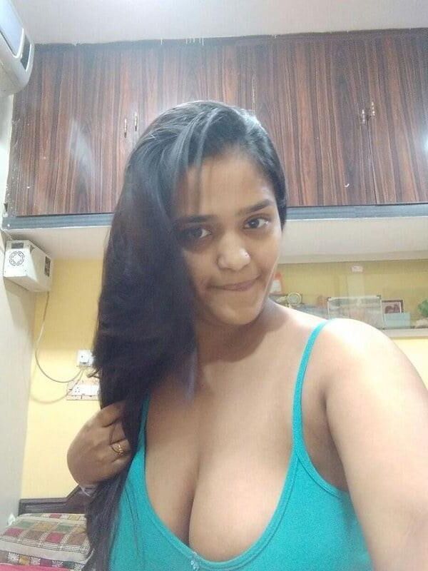 asiha gros seins indien