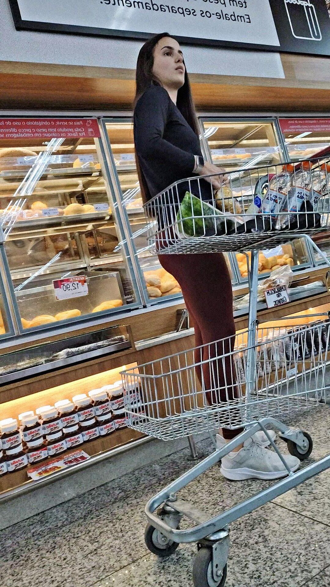 Candid   Yoga pants tight ass in the supermarket