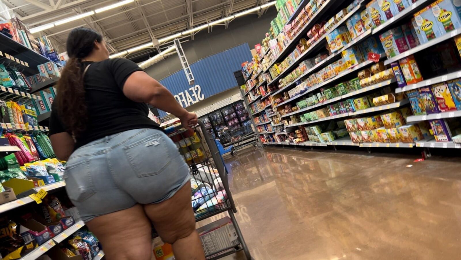 Candid Big Ass Thick Thighs Jean Shorts