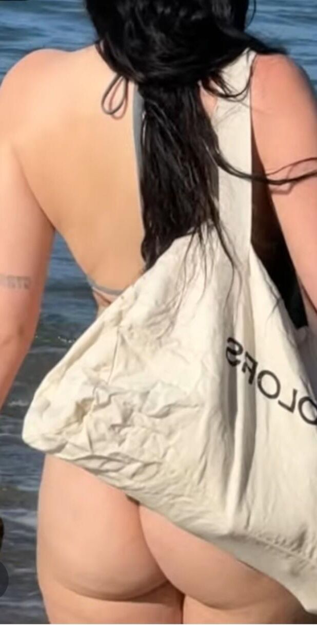 Noah Cyrus Ass