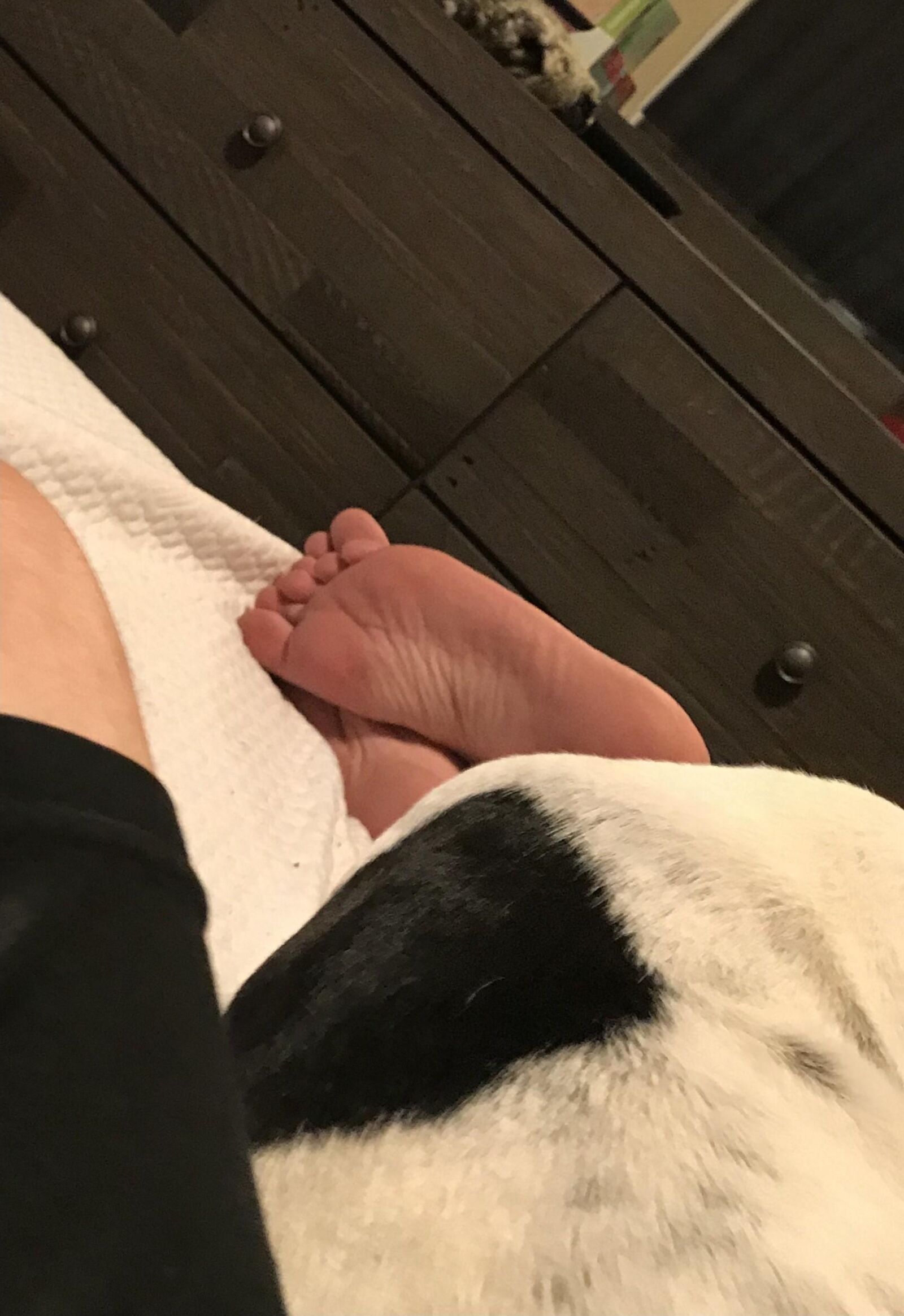 Jennies sexy bare feet