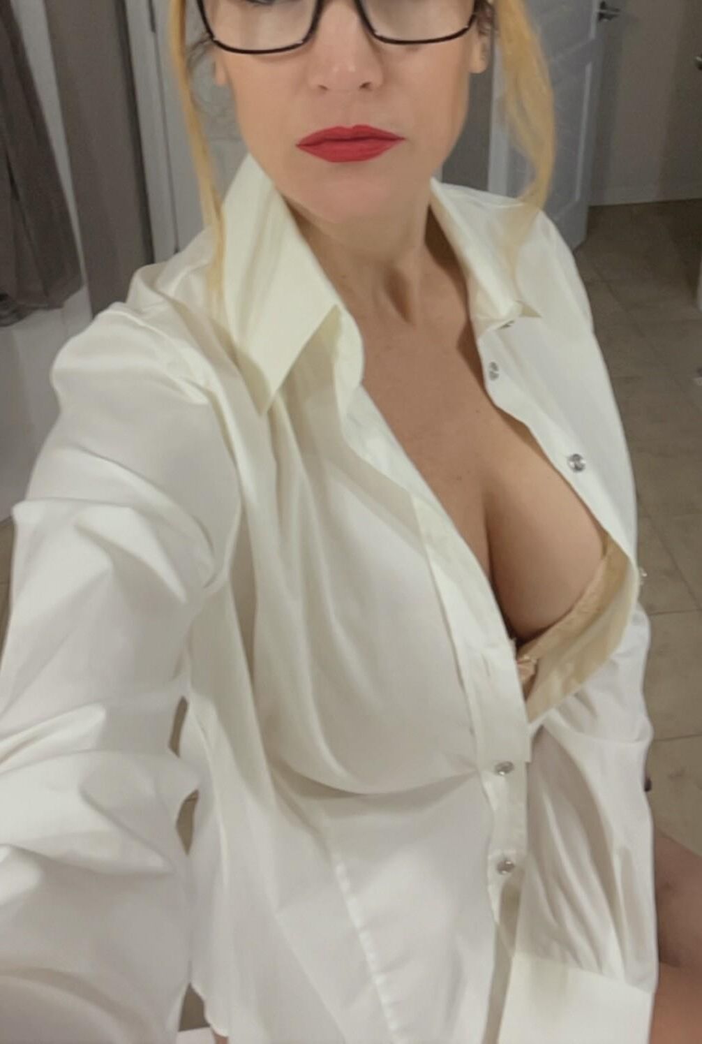 Milf sexy bibliotecária Selfies quentes