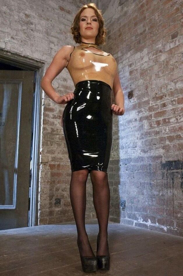 Women in Latex 4