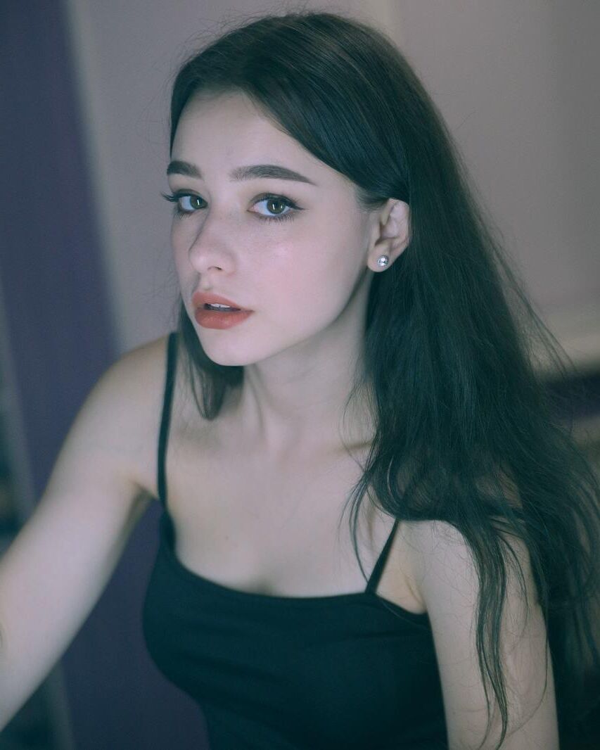 Dasha is a lovely little teen 1