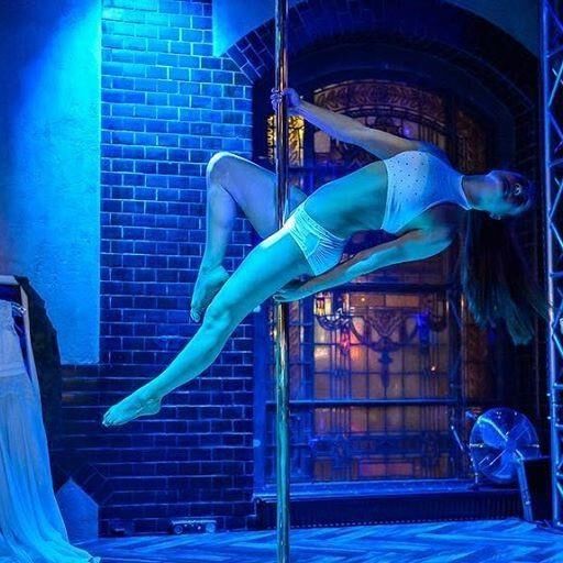 Skinny Polish Poledancer Klaudia EXPOSED