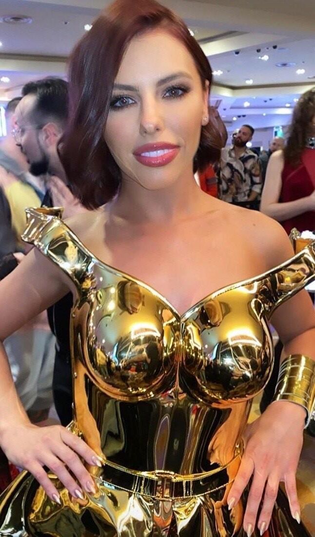 AdrianaChechik