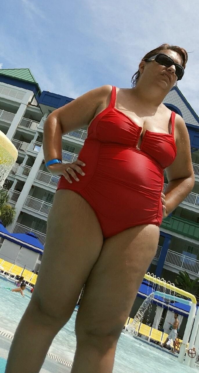 BBW Mature in Red