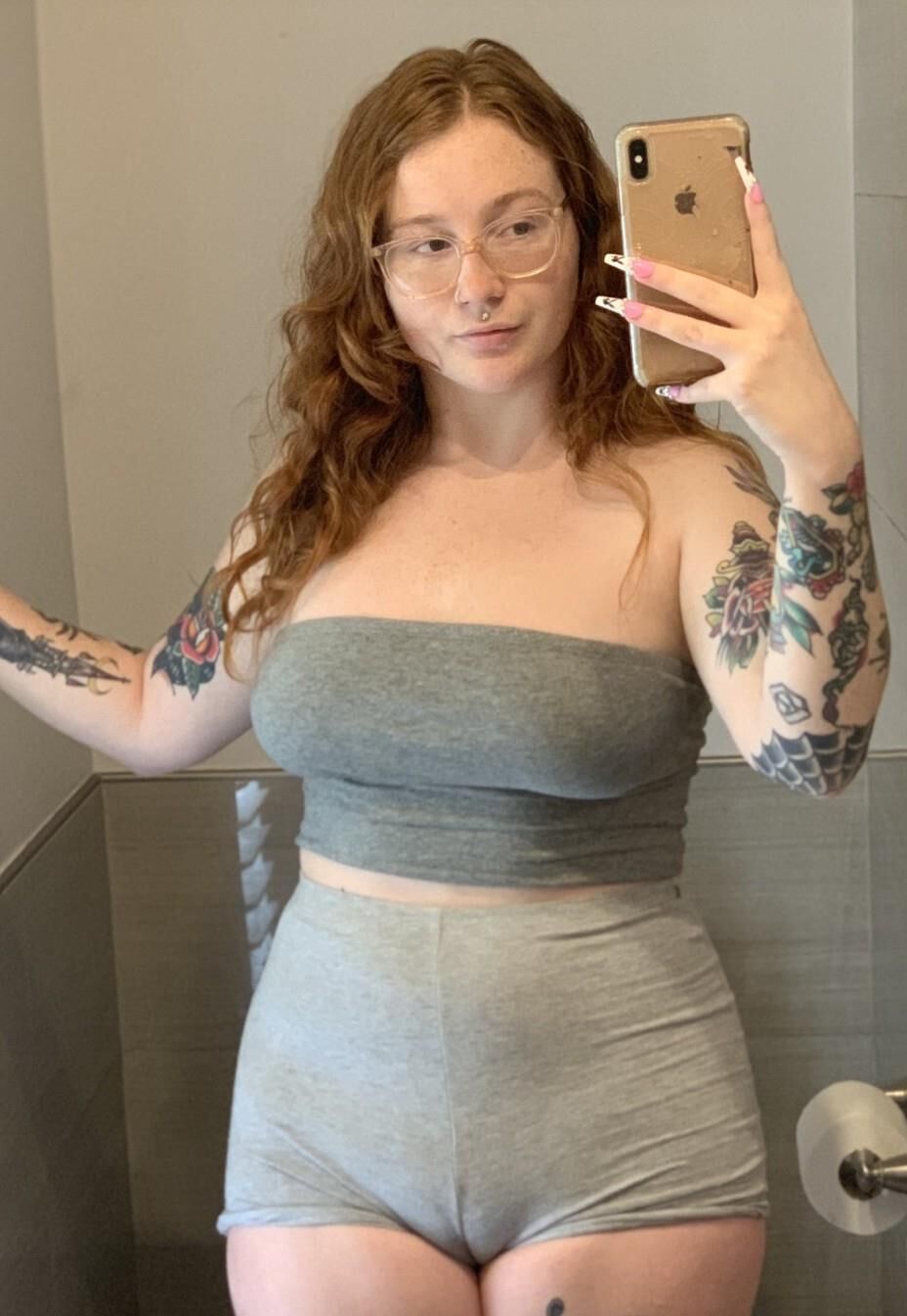 Ava Adore, la rousse tatouée Pawg