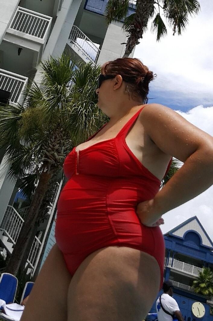 BBW Mature in Red