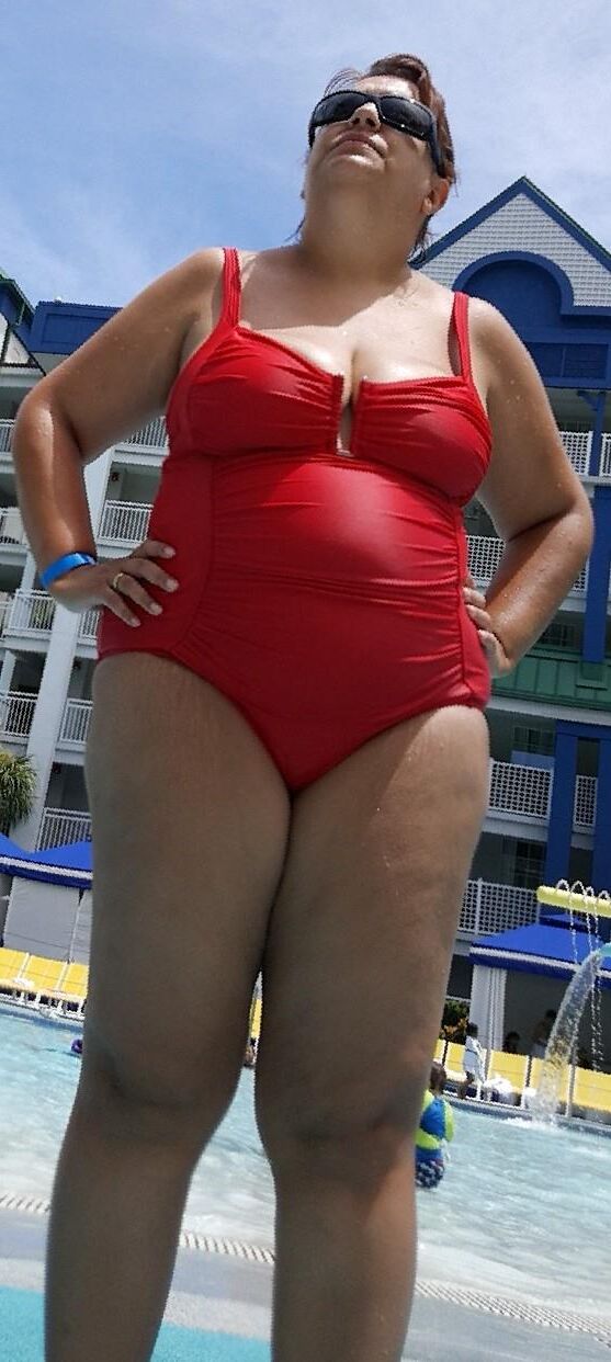 BBW Mature in Red