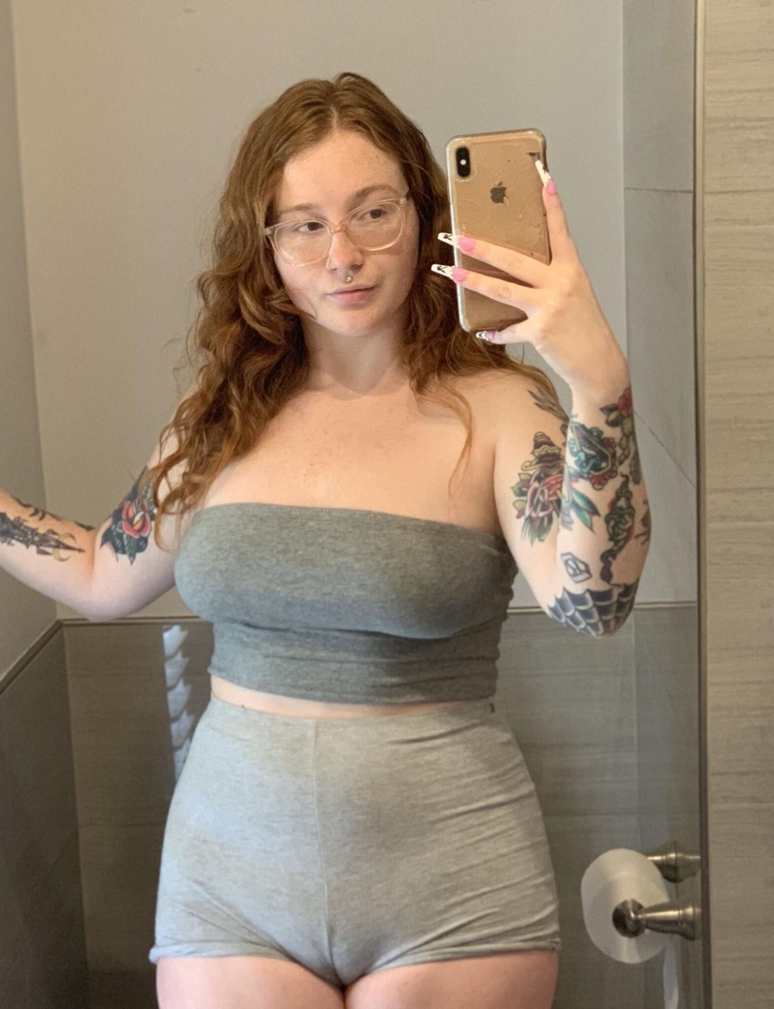 Ava Adore, la rousse tatouée Pawg