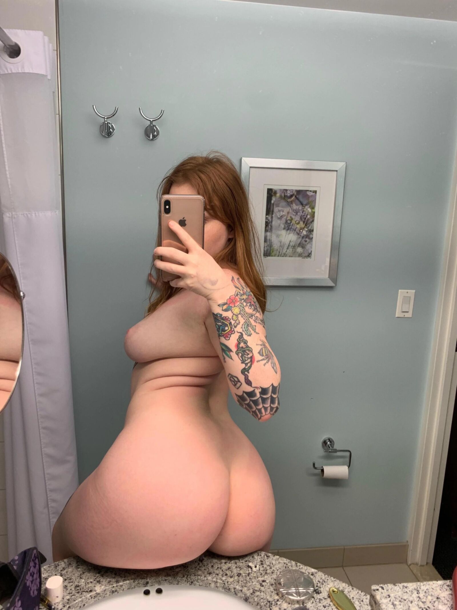 Ava Adore, la rousse tatouée Pawg