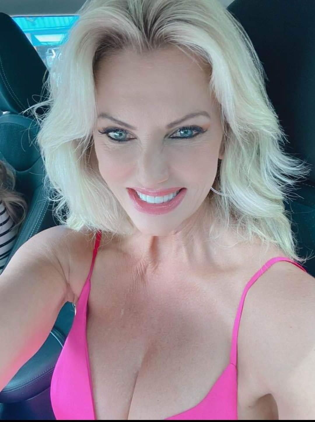 Amo a las verdaderas mamás bimbo milf