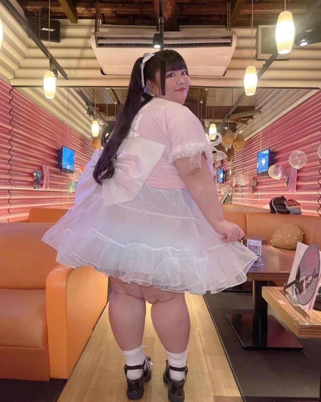 Kitty Pocha  Japanese BBW with FAT legs 