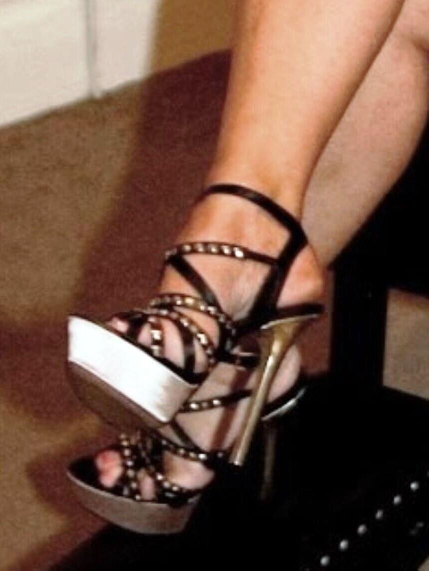 Femmes à talons hauts et transexuelles