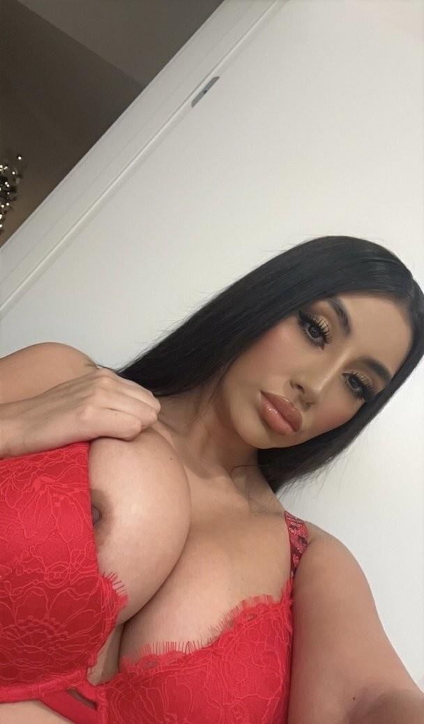 Latina sexy AF!