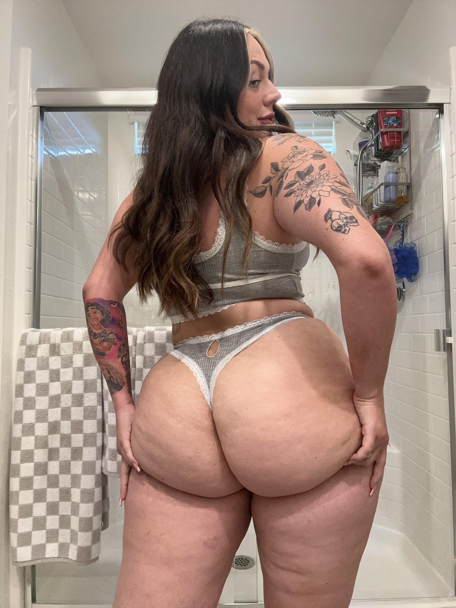 Savannah Huge Ass Gorgeous Horny BBW Milf Mixed Hot Shots