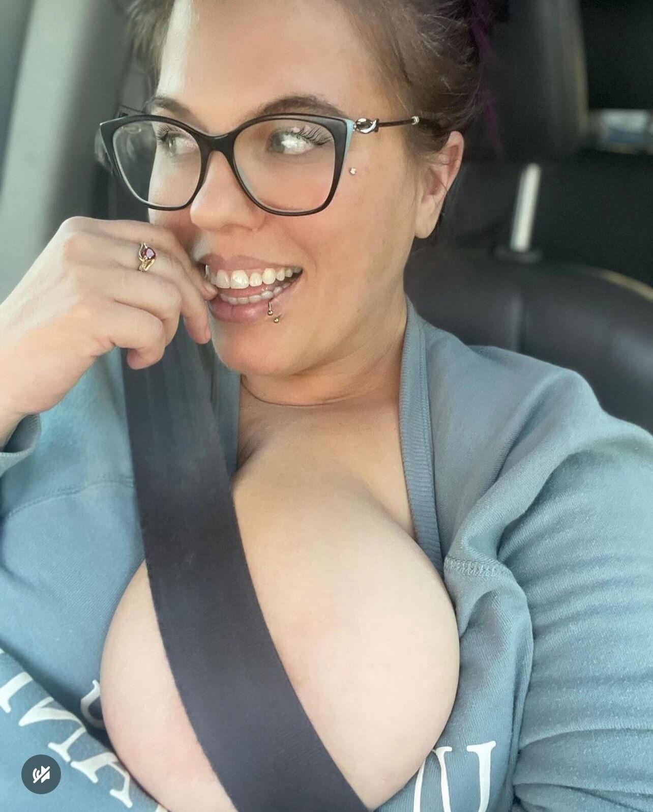 ToriMinxxy Beauty Big Ass BBW with Glasses Mixed Hot Shots