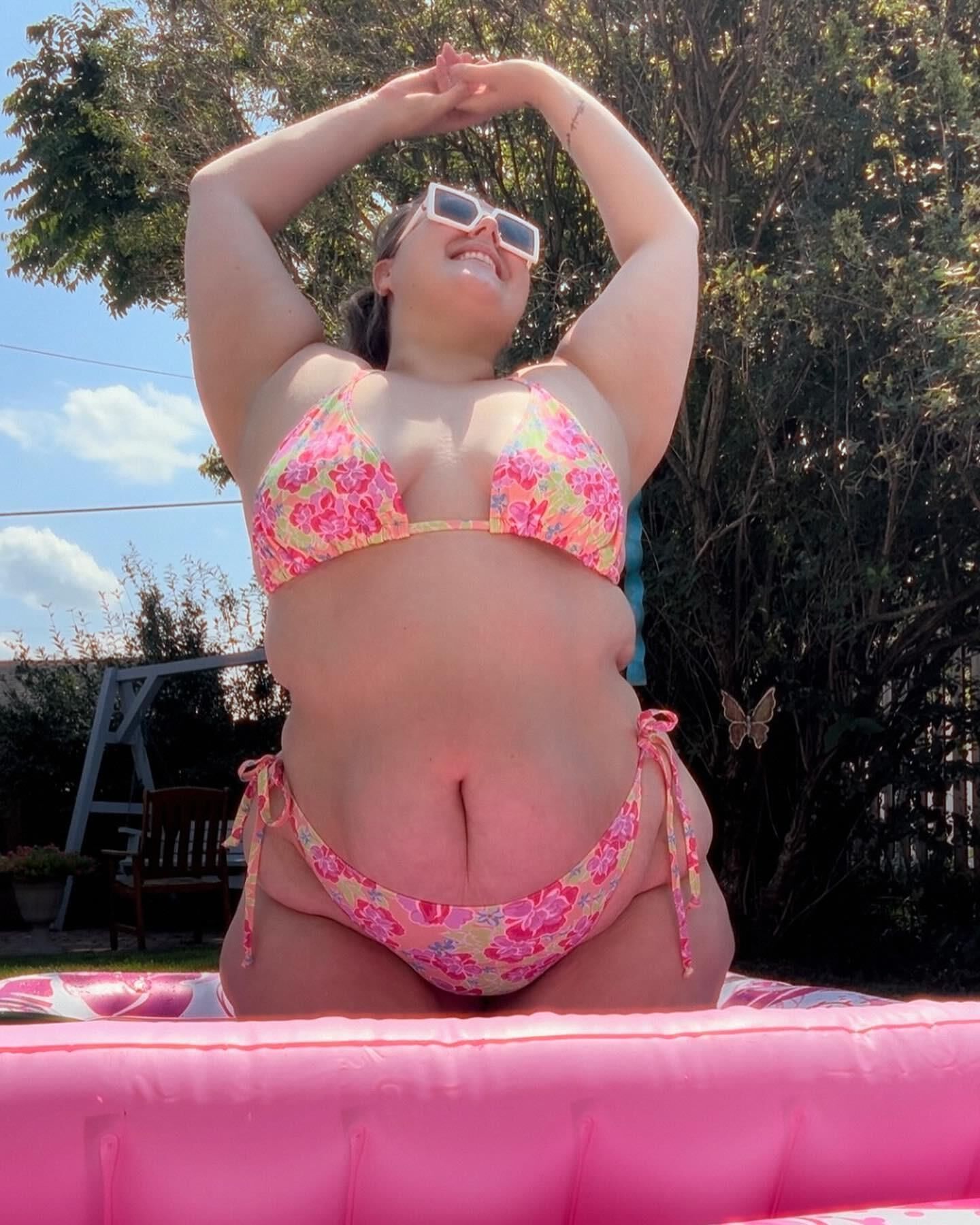 'sugarandspiceroni'   Cute thicc chick with FAT CHUNKY ASS