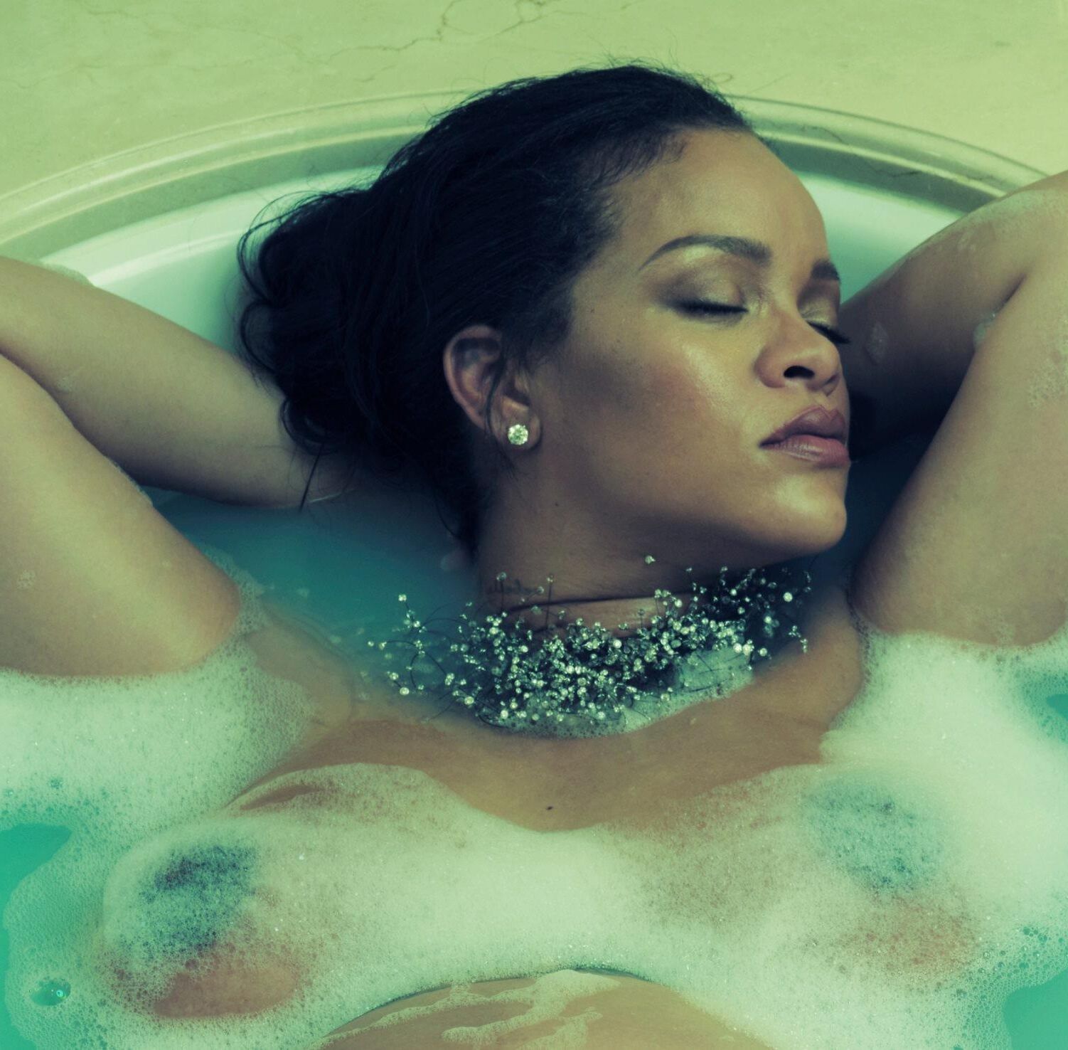 RIHANNA BARES TOPLESS BOOBS AND NIPPLES IN PROVOCATIVE VOGUE 