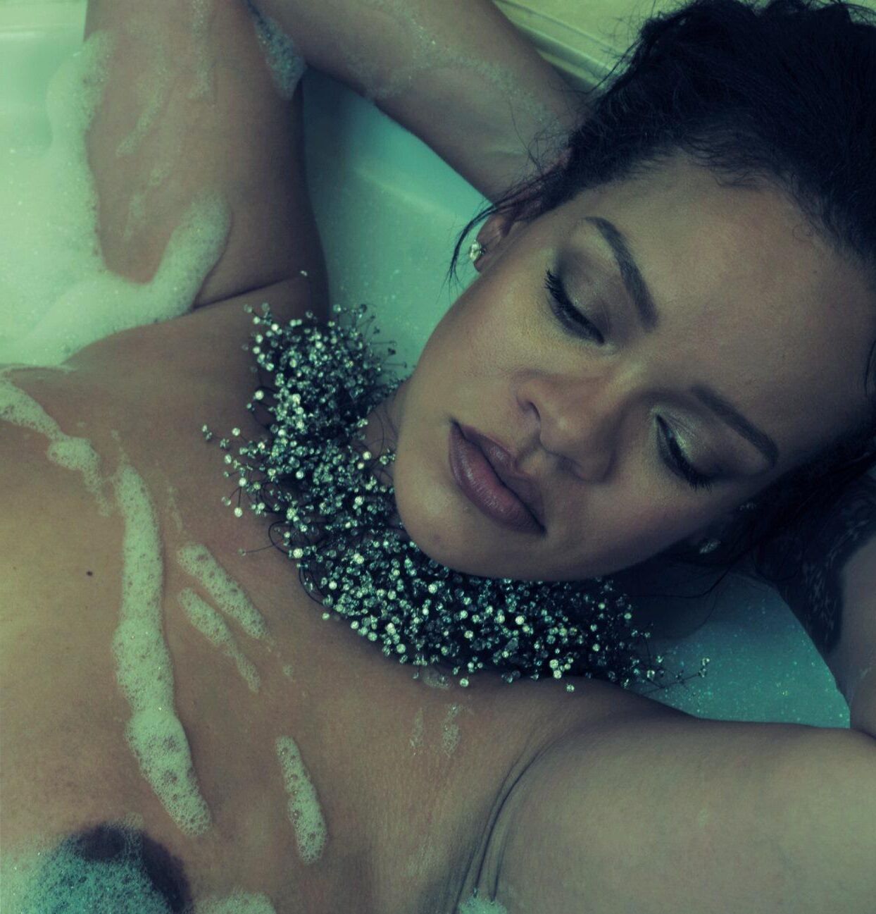 RIHANNA BARES TOPLESS BOOBS AND NIPPLES IN PROVOCATIVE VOGUE 