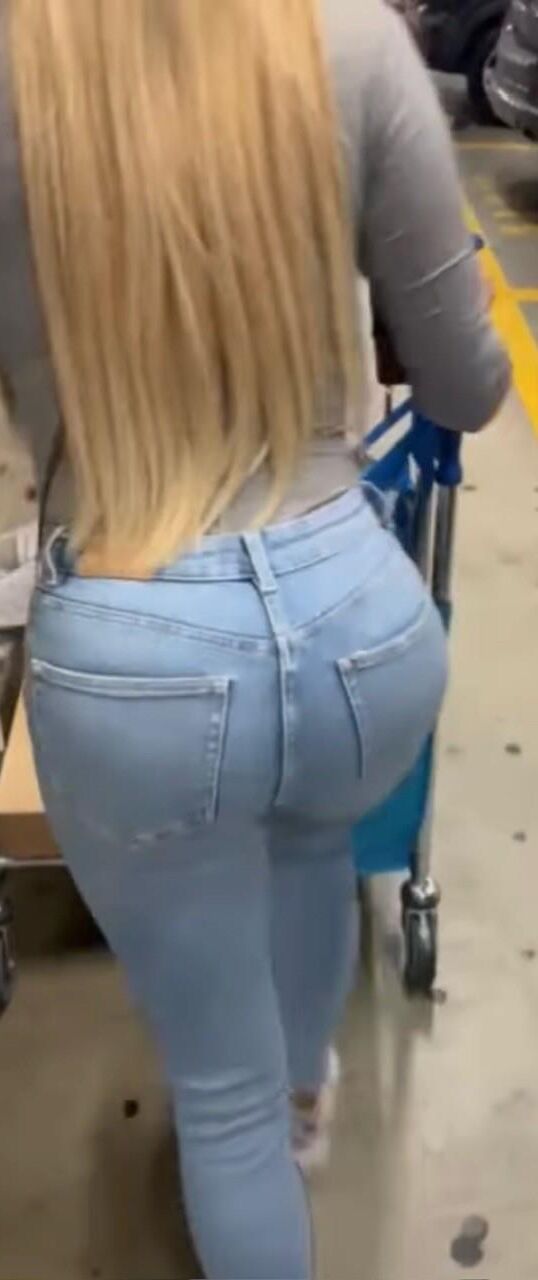 Creepshots jeans ass