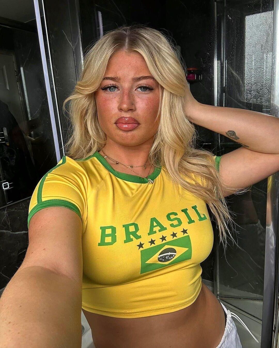 Girls in Brazil Tops   vol 6