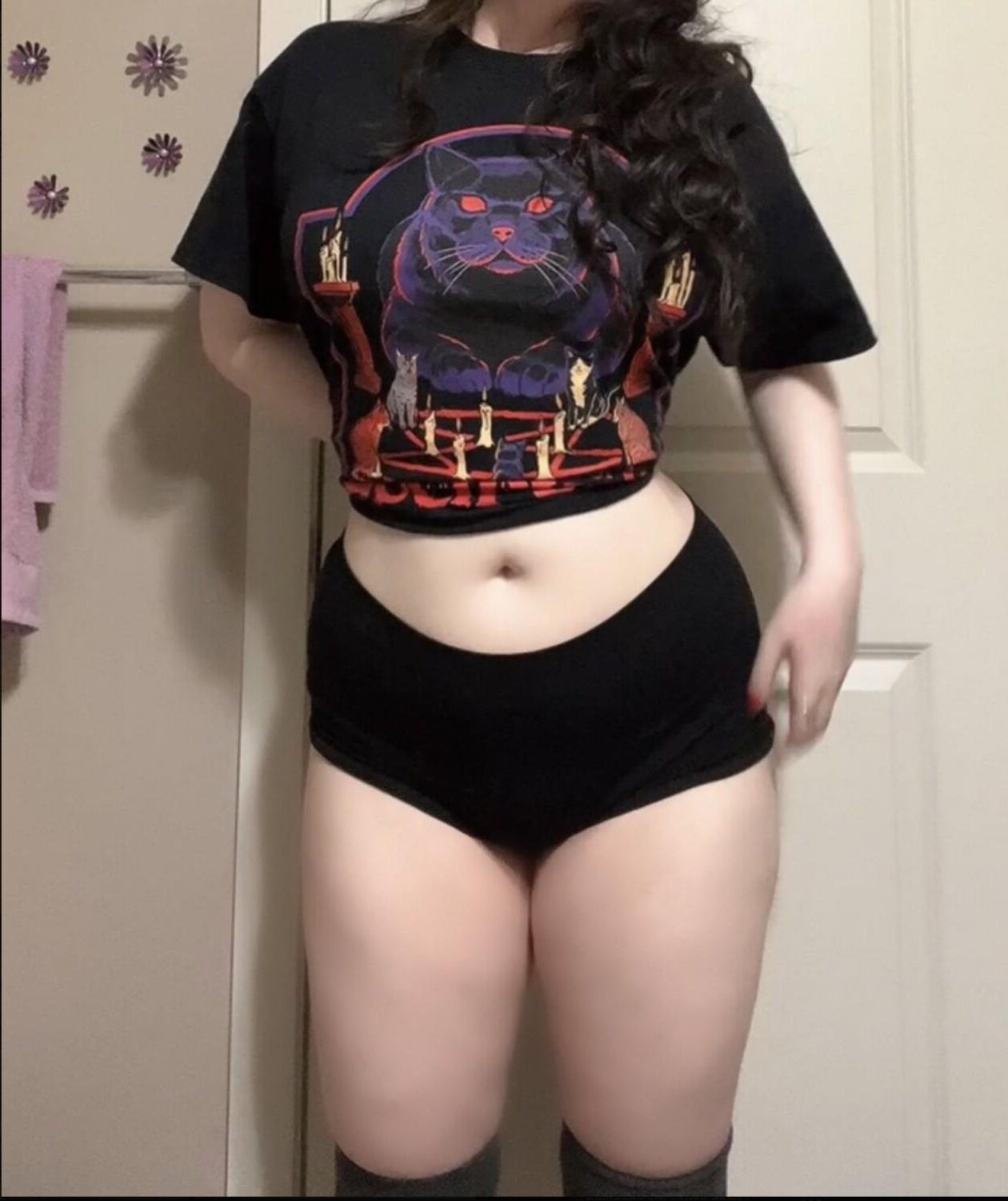 Thick goth slut 