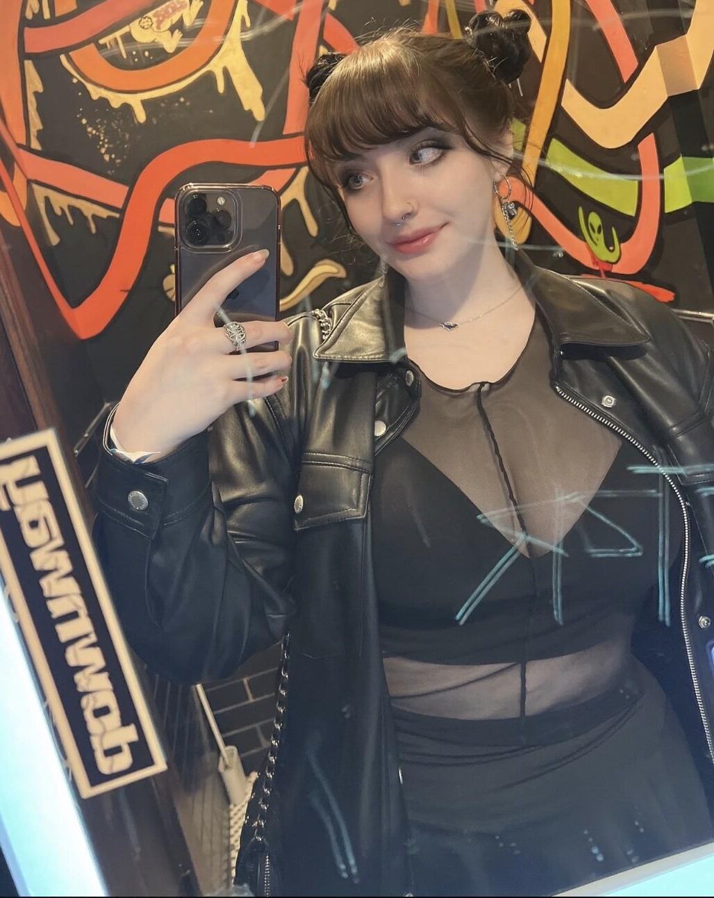 Thick goth slut 