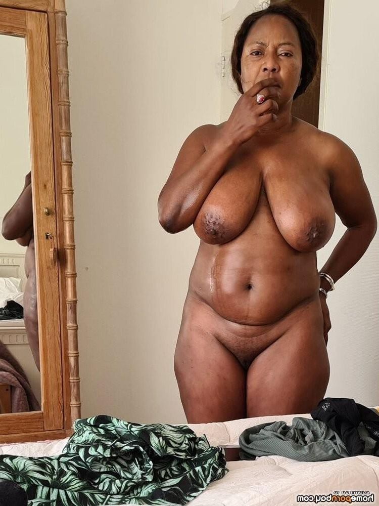 Big tit ebony MILF