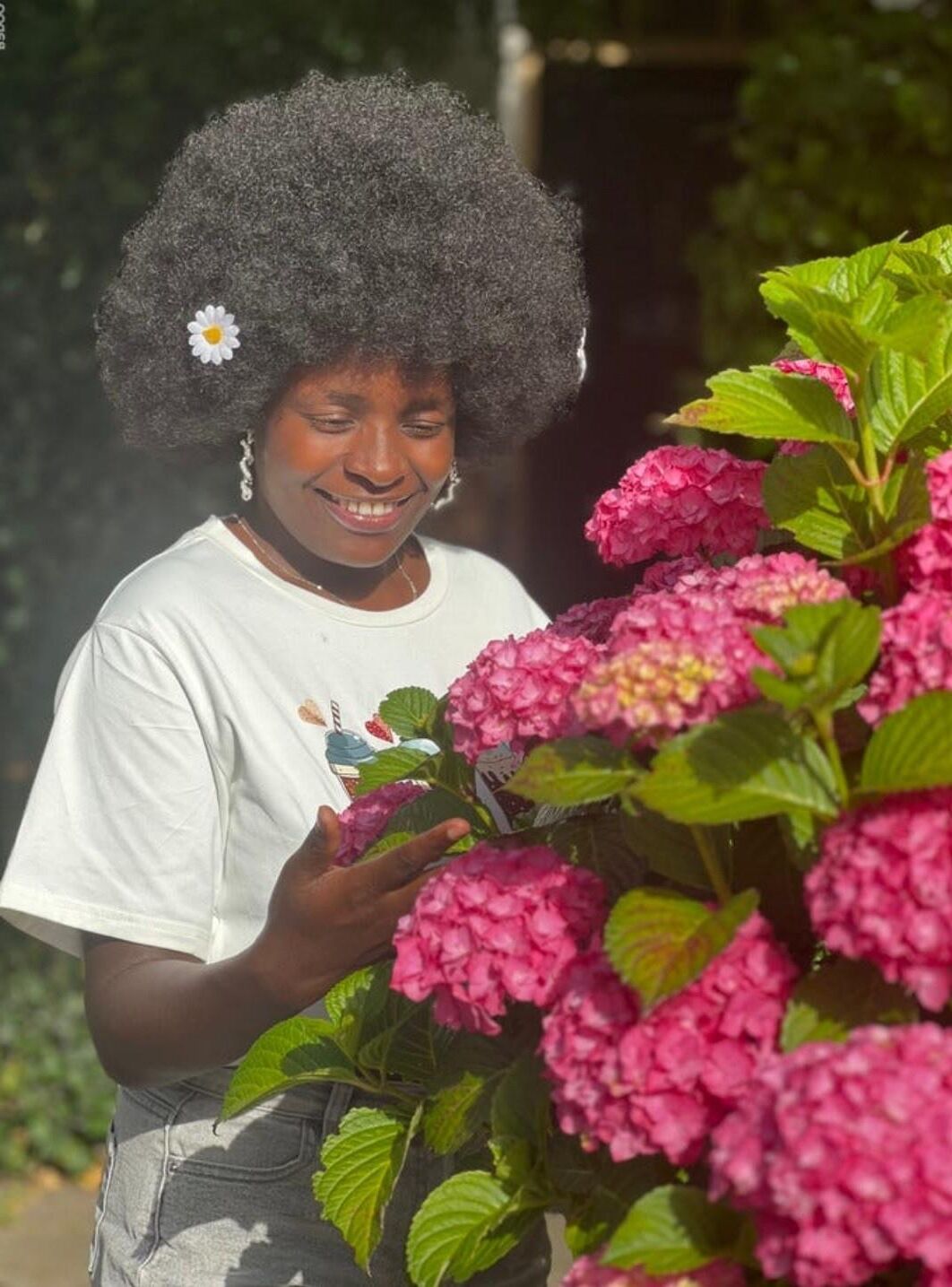 A peituda garota afro ébano de Glady