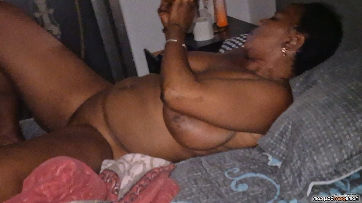 Big tit ebony MILF