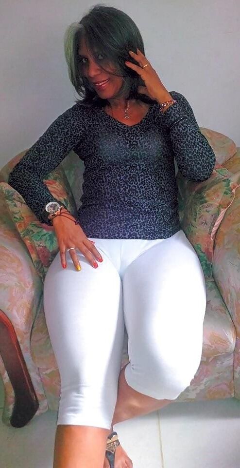 Cameltoe latina mature 2