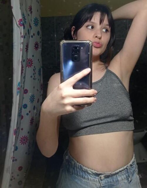 Esta adolescente tetona argentina