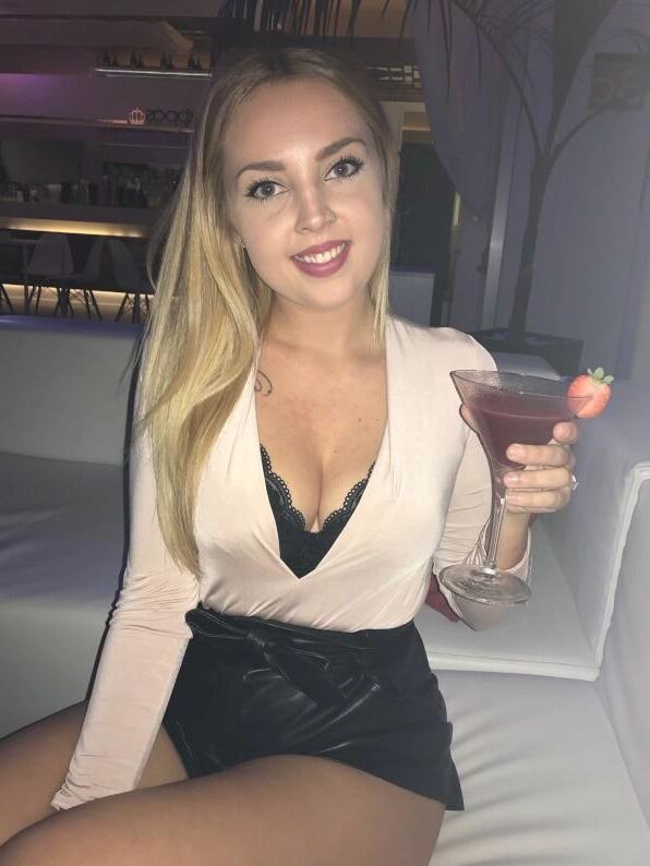 Blonde cunt 